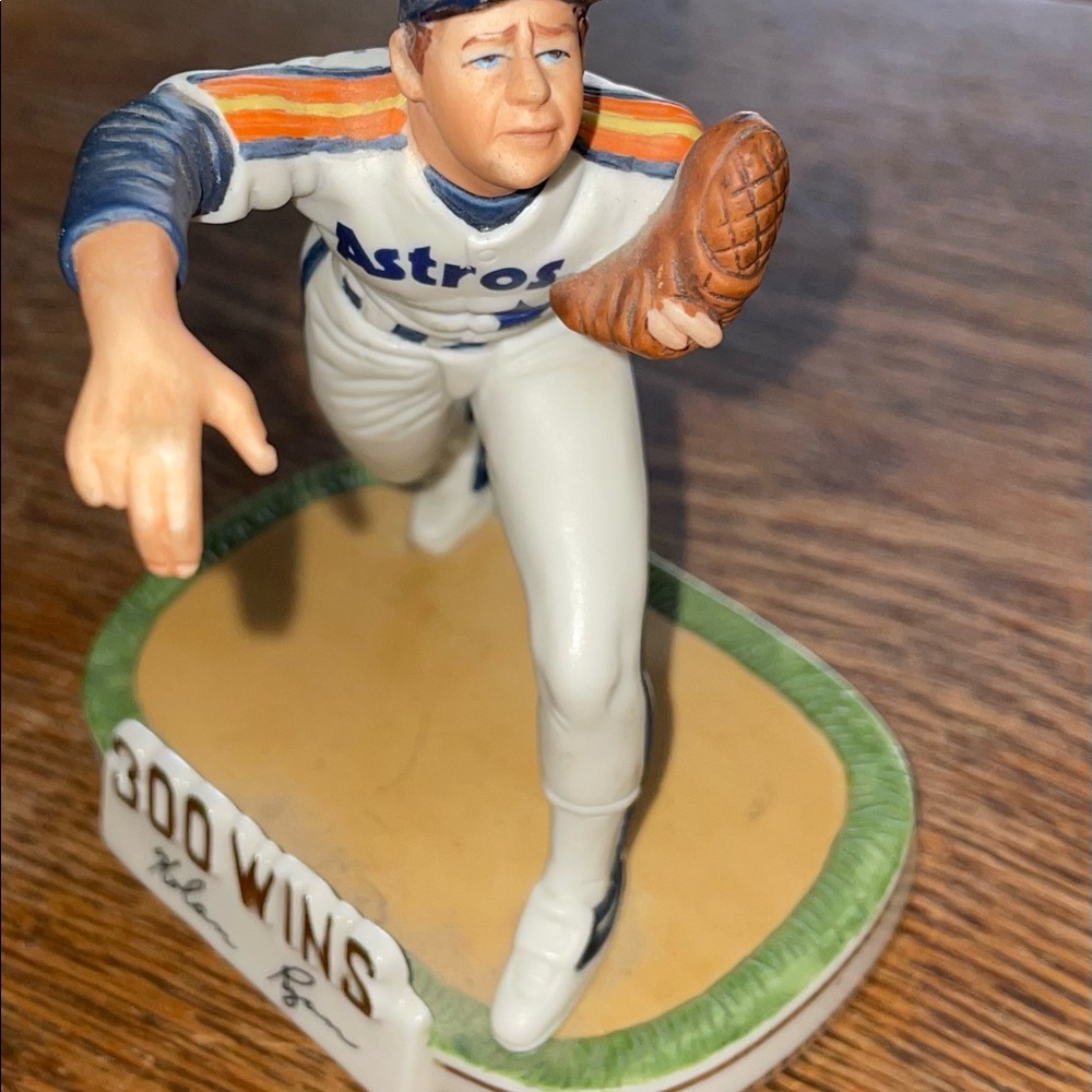 Nolan Ryan Sports Impressions Figurine